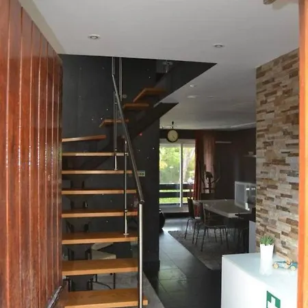 Charming 3-bed In Апартаменты Виламура