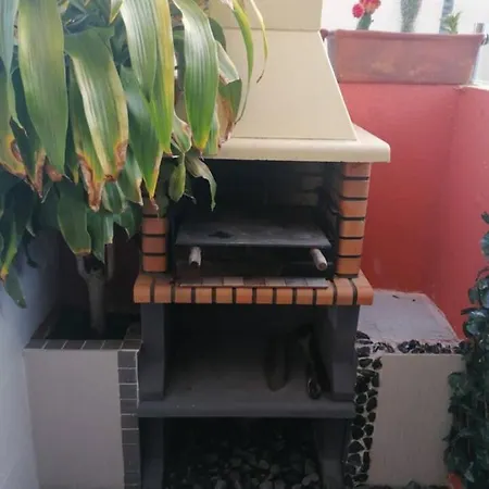 Charming 3-bed In Виламура