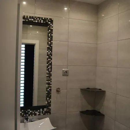Διαμέρισμα Charming 3-bed In *