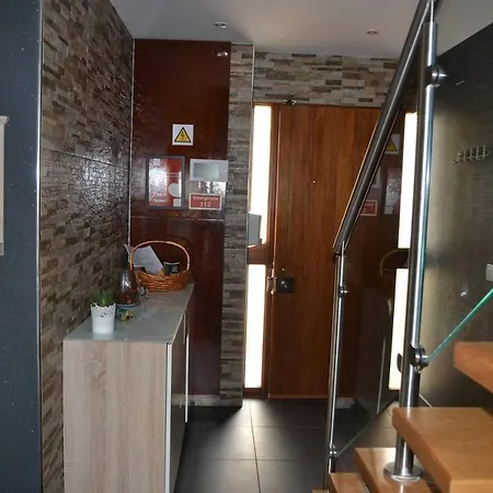 Charming 3-bed In Διαμέρισμα