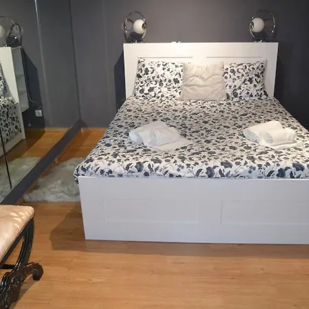 Charming 3-bed In Διαμέρισμα *