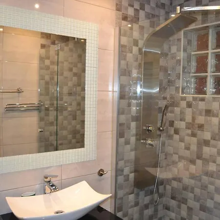 Charming 3-bed In Appartamento Vilamoura